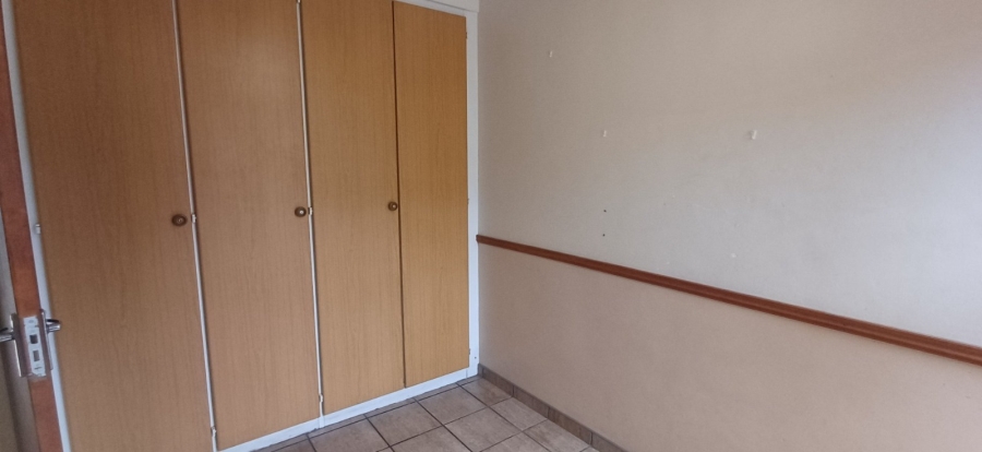2 Bedroom Property for Sale in Langenhovenpark Free State
